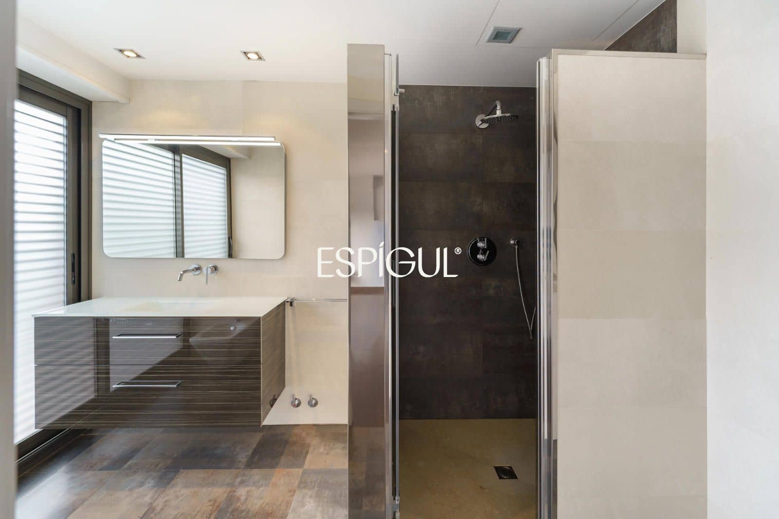 5 slaapkamer Villa te koop in Vallromanes met zwembad garage - € 1.150.000 (Ref: 10016034)