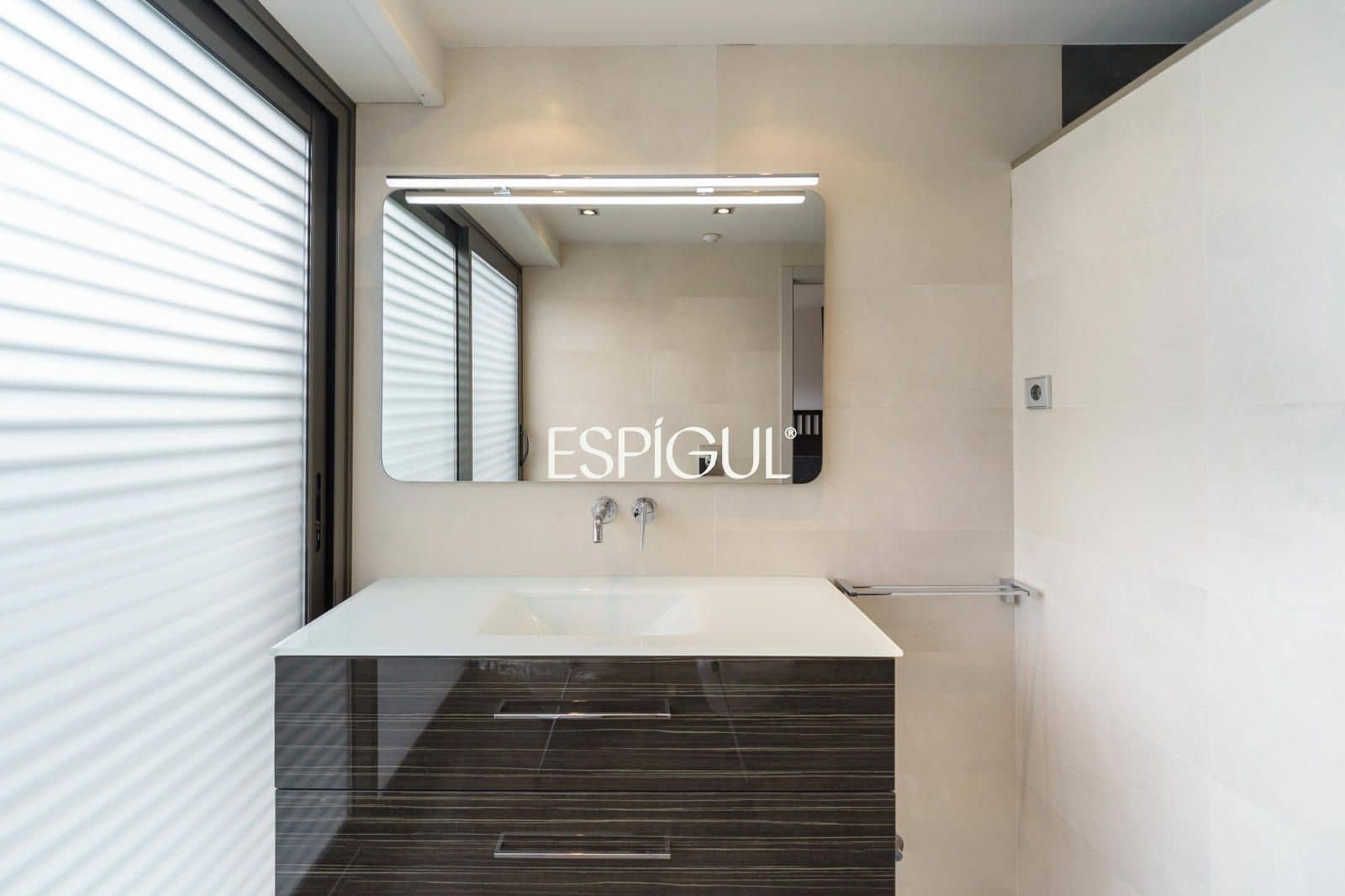 5 slaapkamer Villa te koop in Vallromanes met zwembad garage - € 1.150.000 (Ref: 10016034)