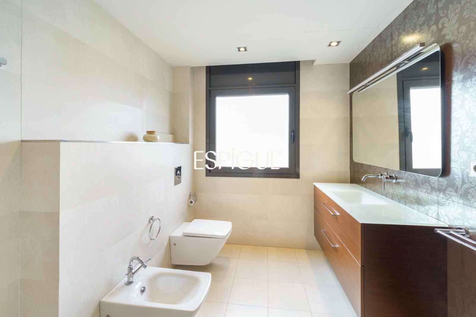 5 slaapkamer Villa te koop in Vallromanes met zwembad garage - € 1.150.000 (Ref: 10016034)