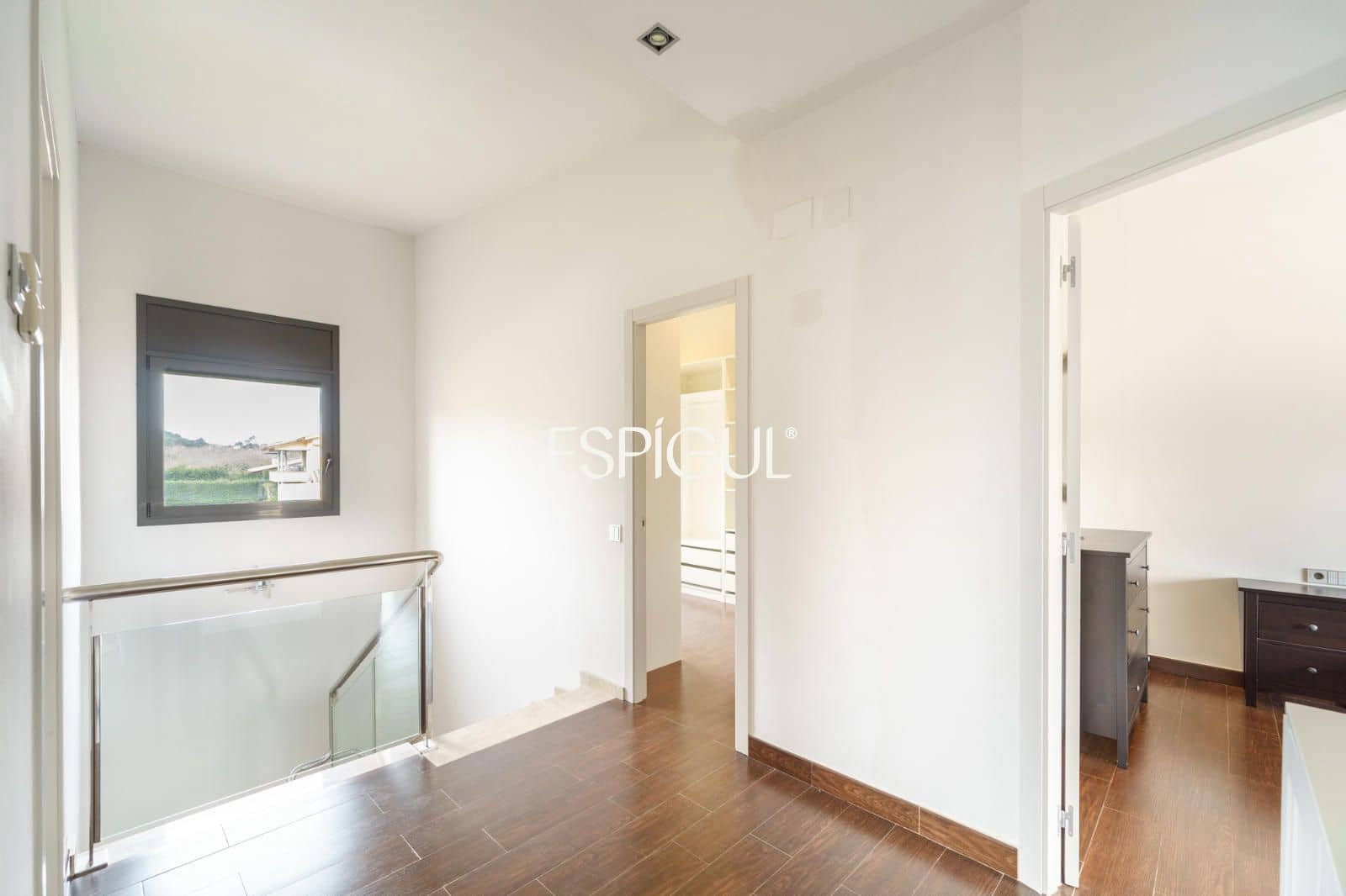 5 slaapkamer Villa te koop in Vallromanes met zwembad garage - € 1.150.000 (Ref: 10016034)