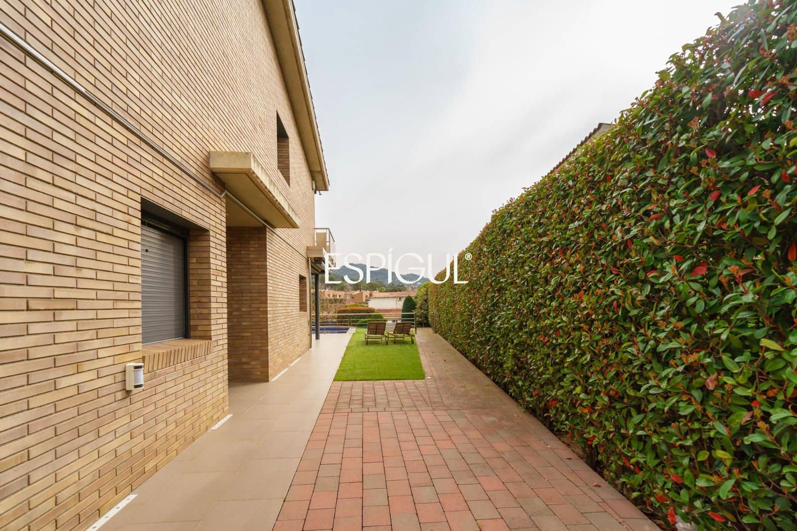 5 slaapkamer Villa te koop in Vallromanes met zwembad garage - € 1.150.000 (Ref: 10016034)