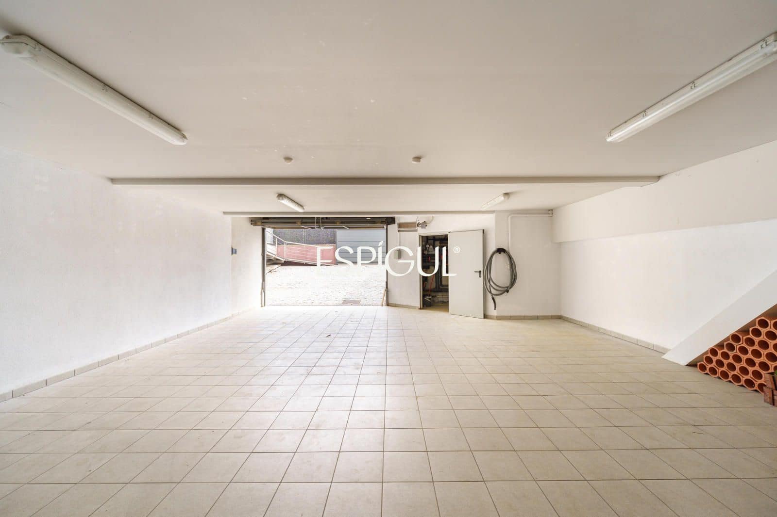 5 slaapkamer Villa te koop in Vallromanes met zwembad garage - € 1.150.000 (Ref: 10016034)