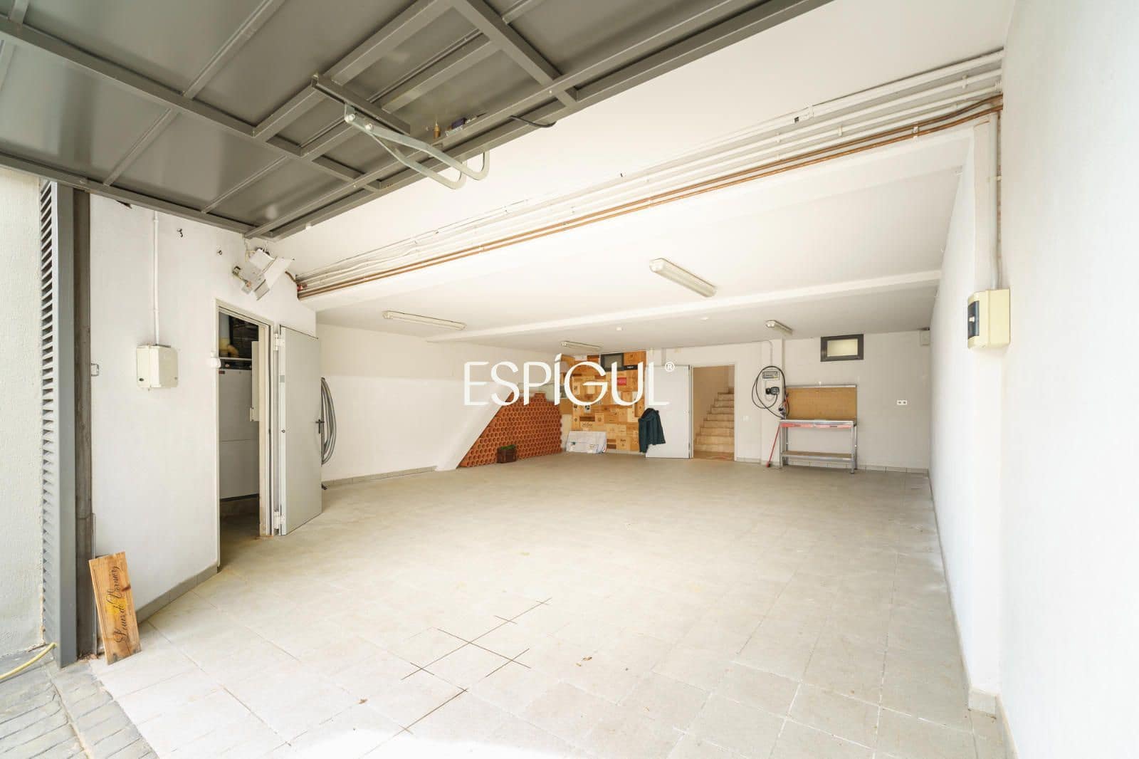 5 slaapkamer Villa te koop in Vallromanes met zwembad garage - € 1.150.000 (Ref: 10016034)