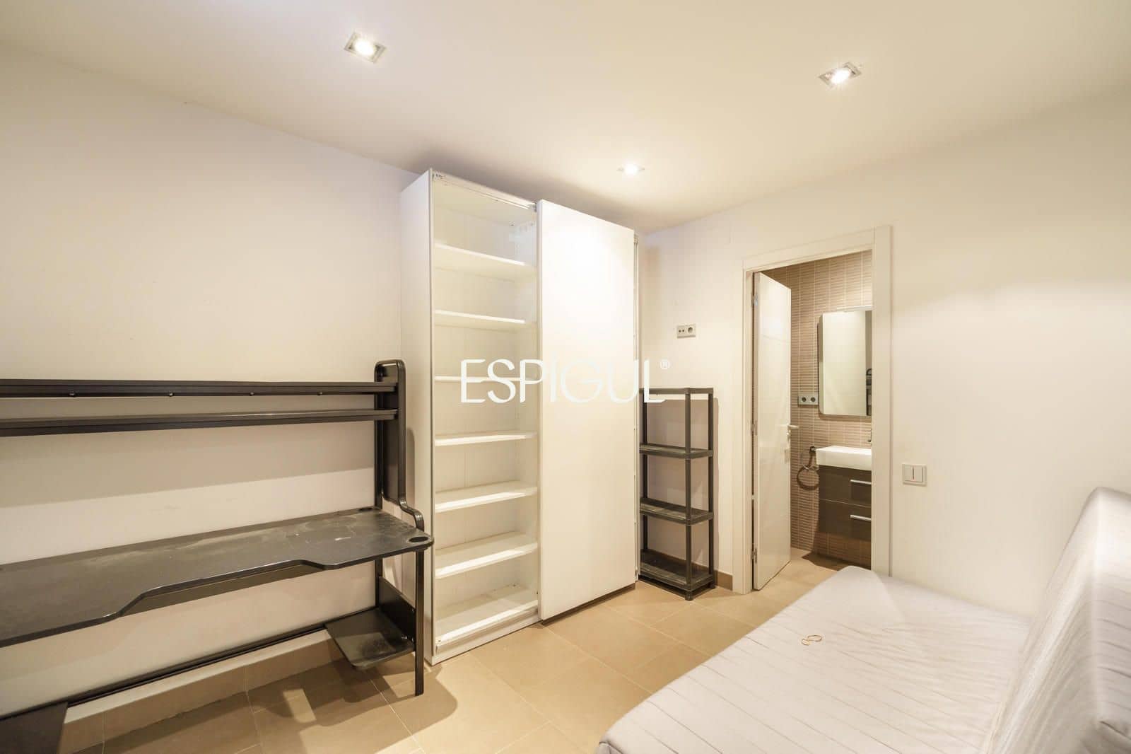 5 slaapkamer Villa te koop in Vallromanes met zwembad garage - € 1.150.000 (Ref: 10016034)