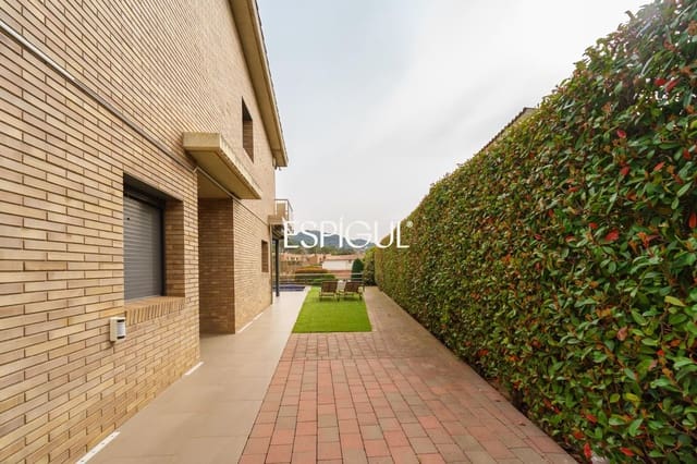 5 slaapkamer Villa te koop in Vallromanes met zwembad garage - € 1.150.000 (Ref: 10016034)