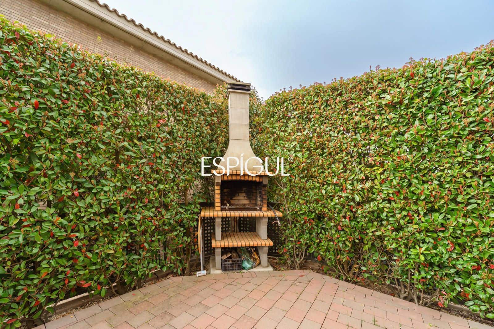 5 slaapkamer Villa te koop in Vallromanes met zwembad garage - € 1.150.000 (Ref: 10016034)