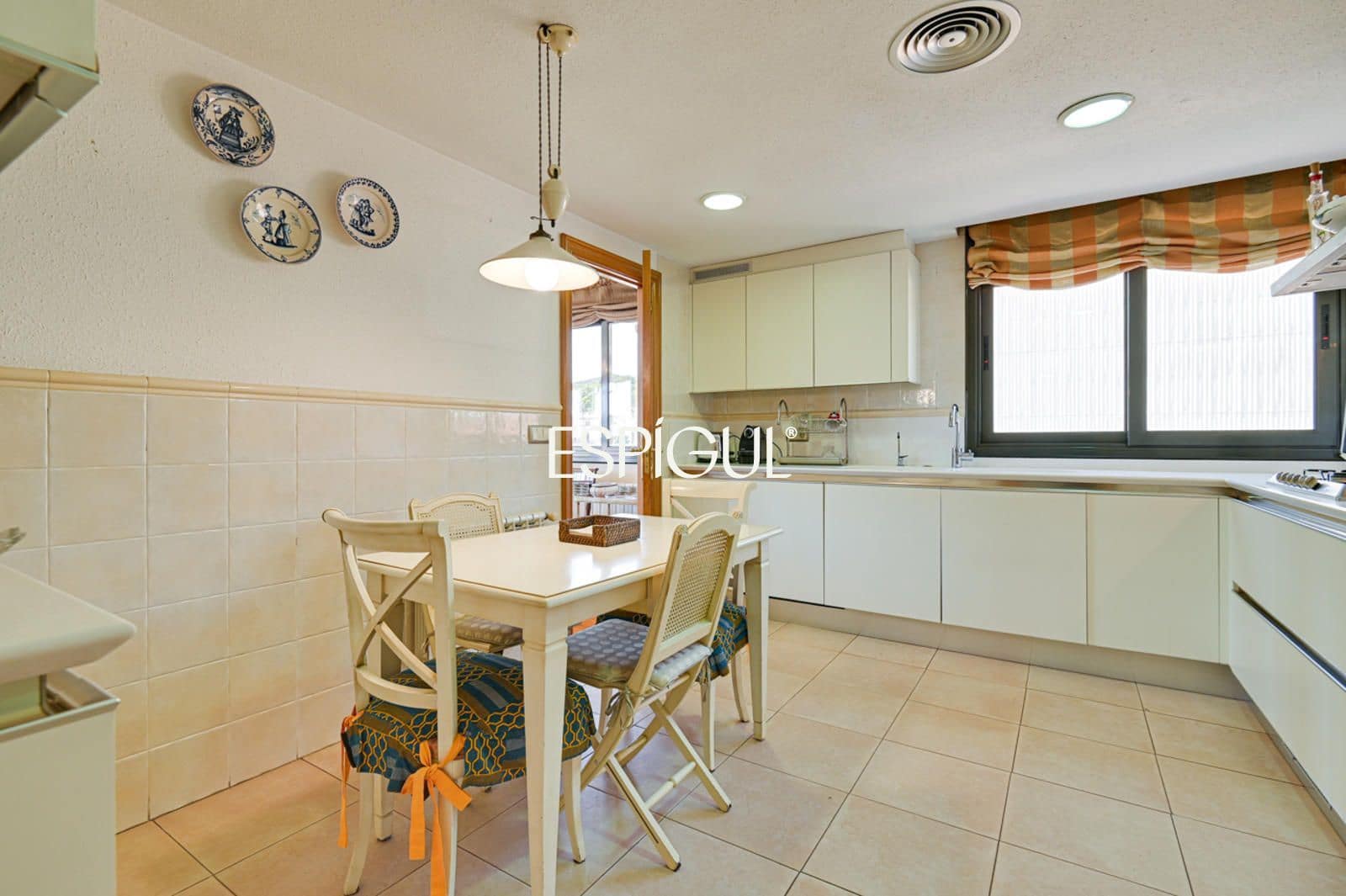 4 slaapkamer Flat te koop in Arenys de Mar met garage - € 590.000 (Ref: 10016035)
