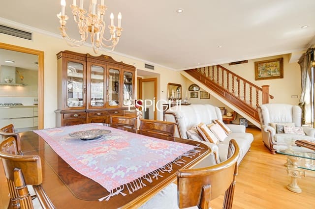 4 slaapkamer Flat te koop in Arenys de Mar met garage - € 590.000 (Ref: 10016035)