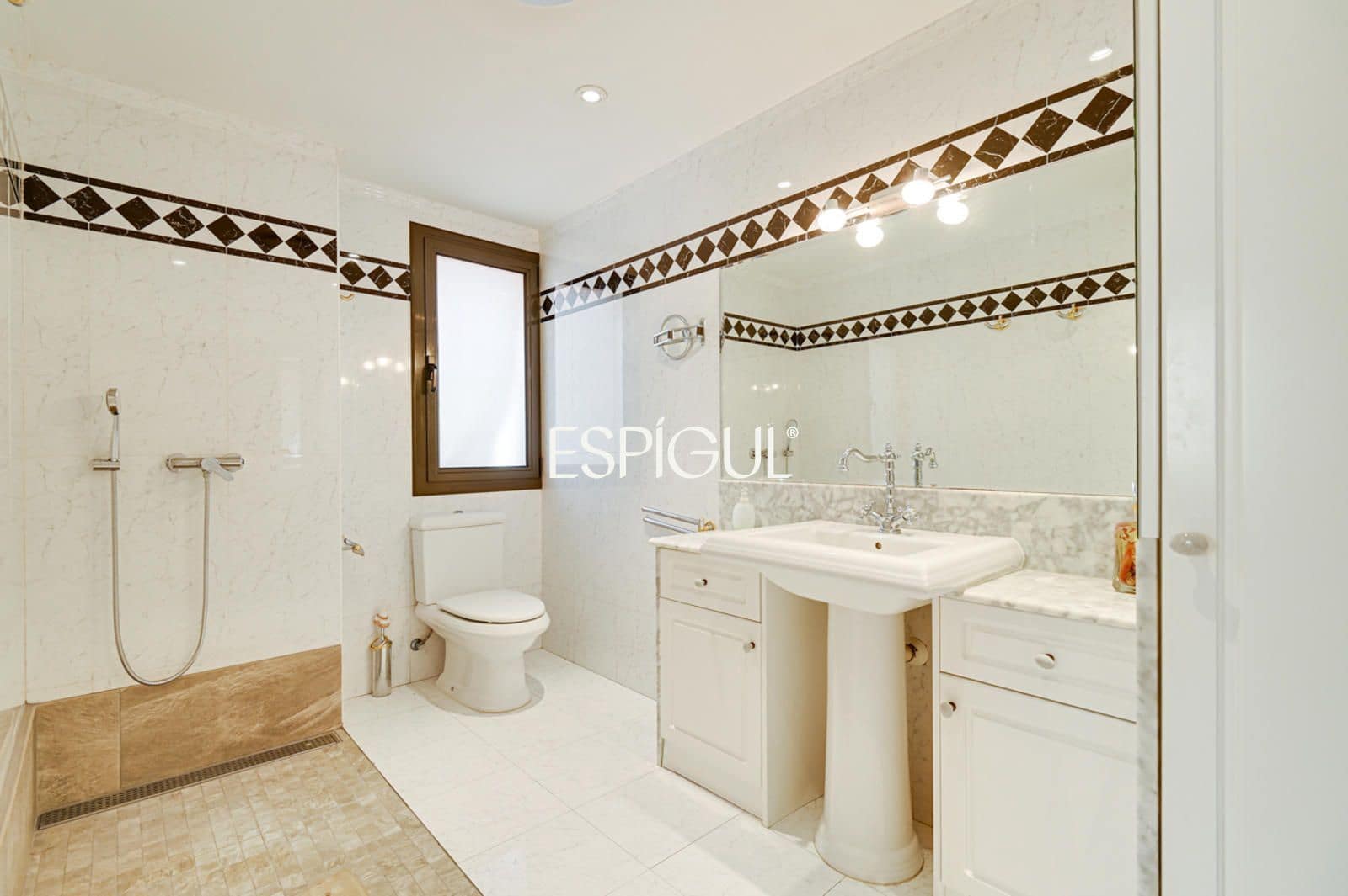 4 slaapkamer Flat te koop in Arenys de Mar met garage - € 590.000 (Ref: 10016035)