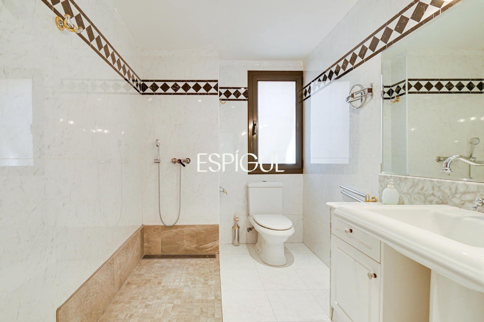 4 slaapkamer Flat te koop in Arenys de Mar met garage - € 590.000 (Ref: 10016035)