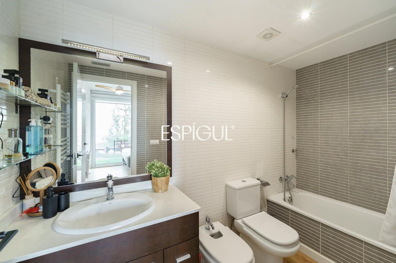 3 bedroom Flat for sale in Montgat with pool garage - € 549,000 (Ref: 10016036)