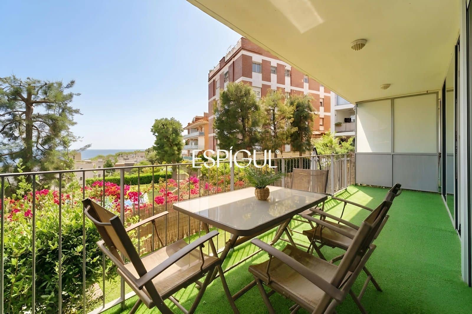 3 bedroom Flat for sale in Montgat with pool garage - € 549,000 (Ref: 10016036)