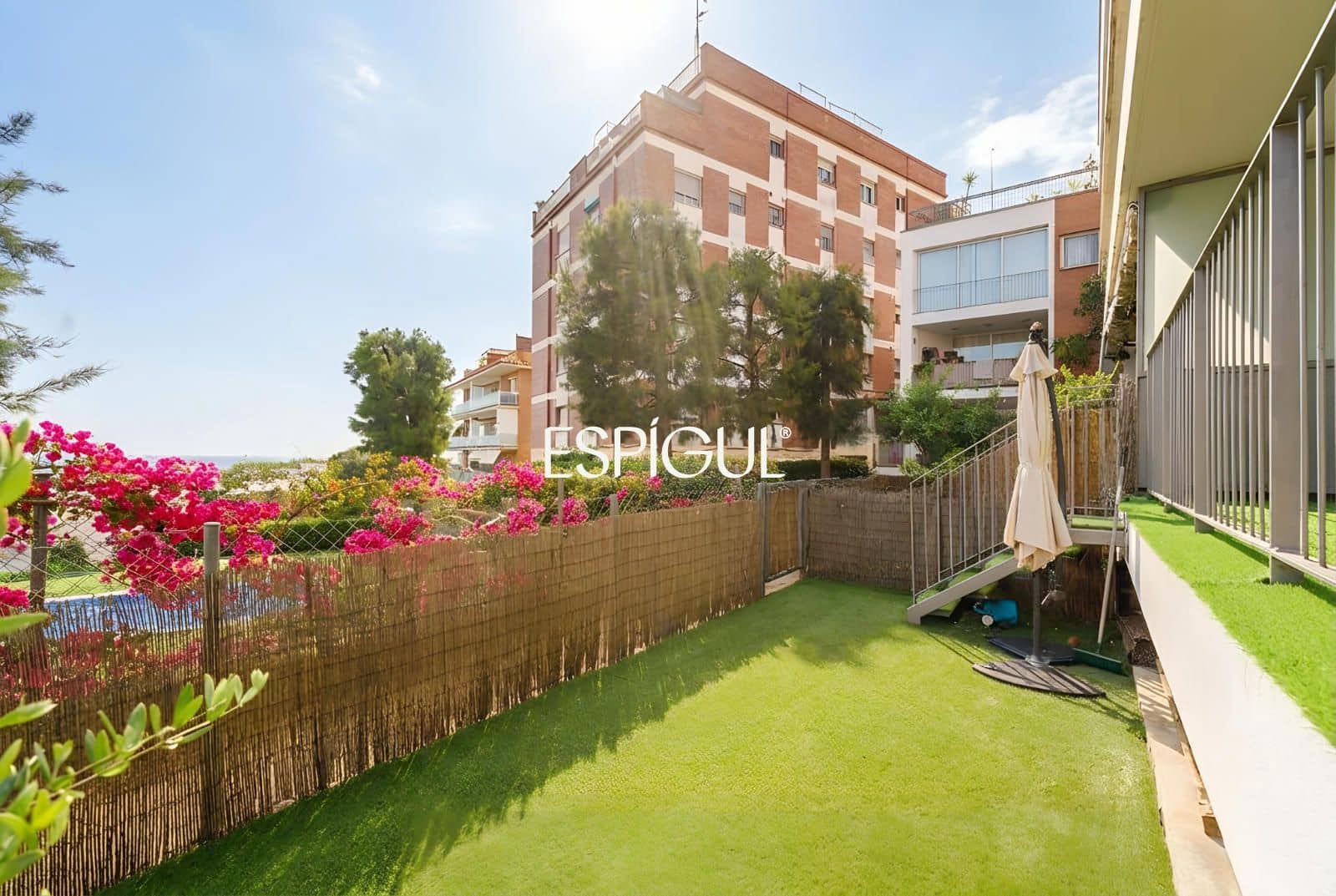 3 bedroom Flat for sale in Montgat with pool garage - € 549,000 (Ref: 10016036)