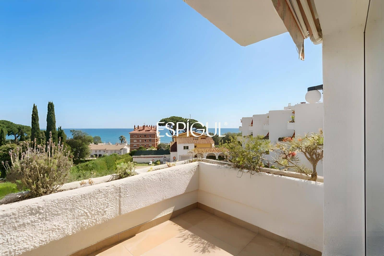 3 bedroom Penthouse for sale in Sant Andreu de Llavaneres with pool garage - € 650,000 (Ref: 10016037)
