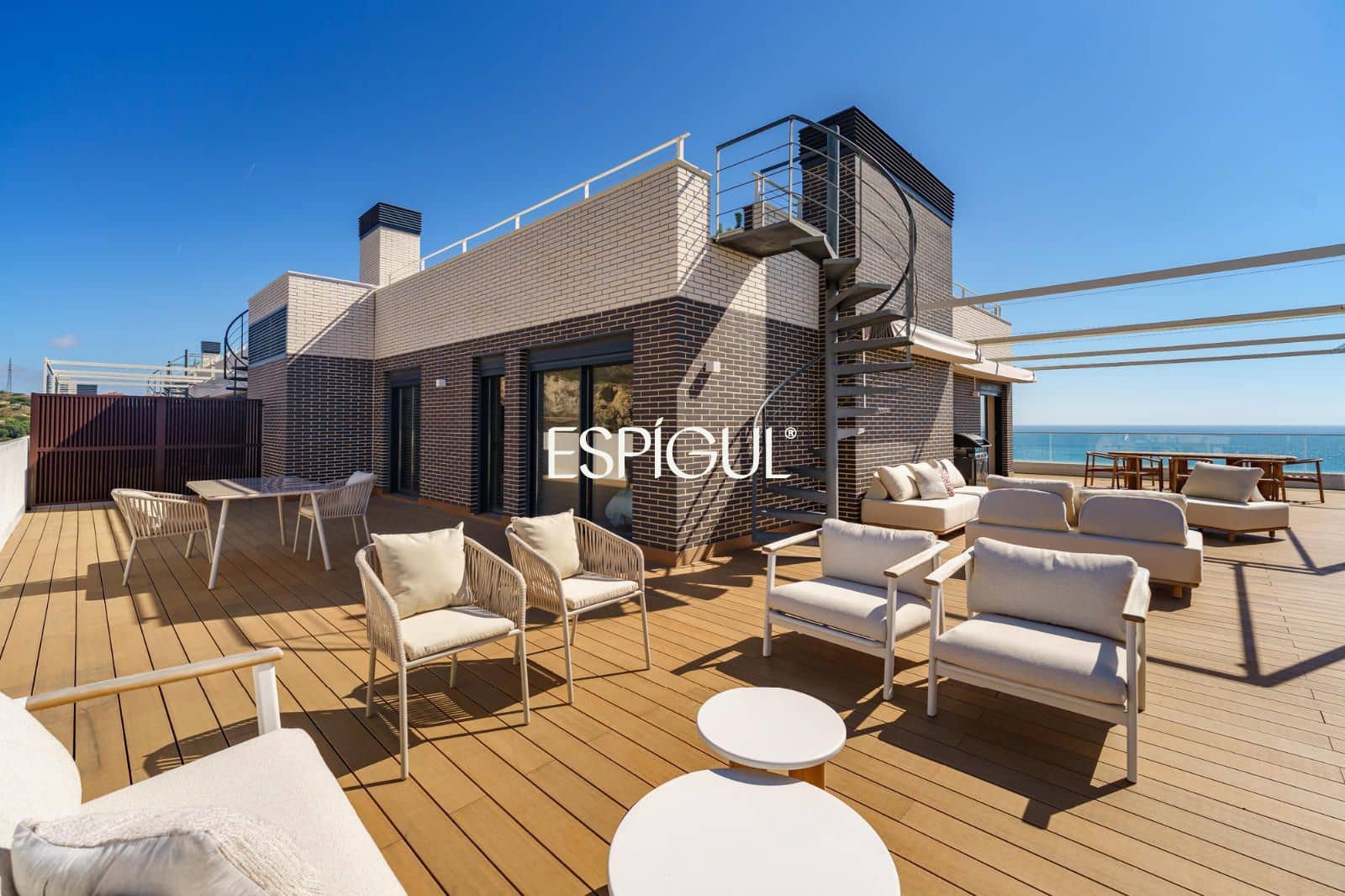 3 bedroom Penthouse for sale in Montgat with pool garage - € 980,000 (Ref: 10016040)