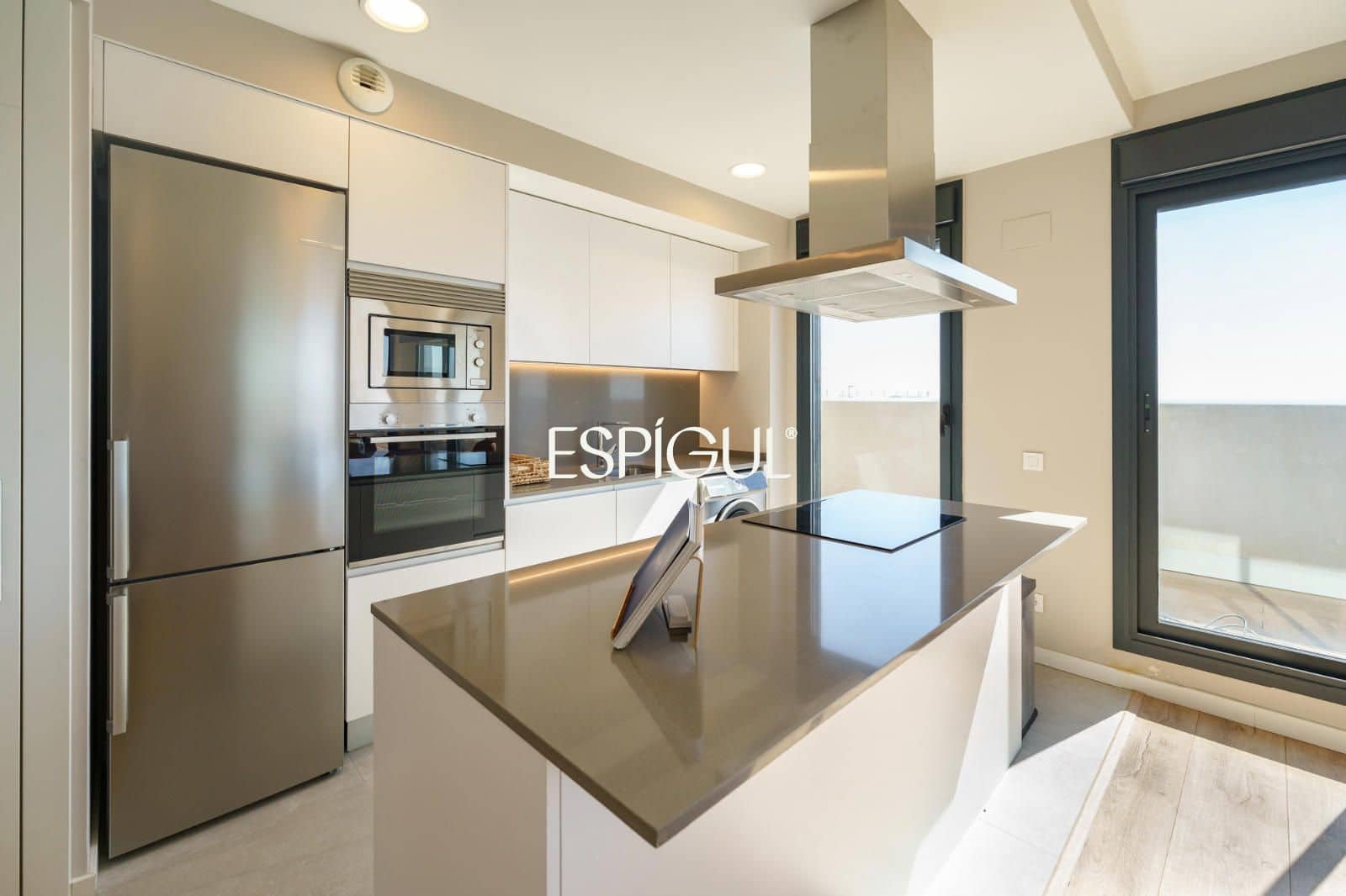 3 bedroom Penthouse for sale in Montgat with pool garage - € 980,000 (Ref: 10016040)