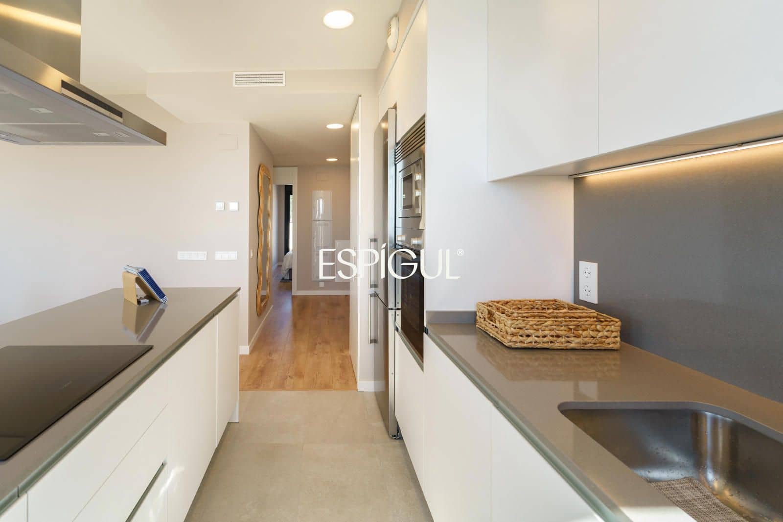 3 bedroom Penthouse for sale in Montgat with pool garage - € 980,000 (Ref: 10016040)