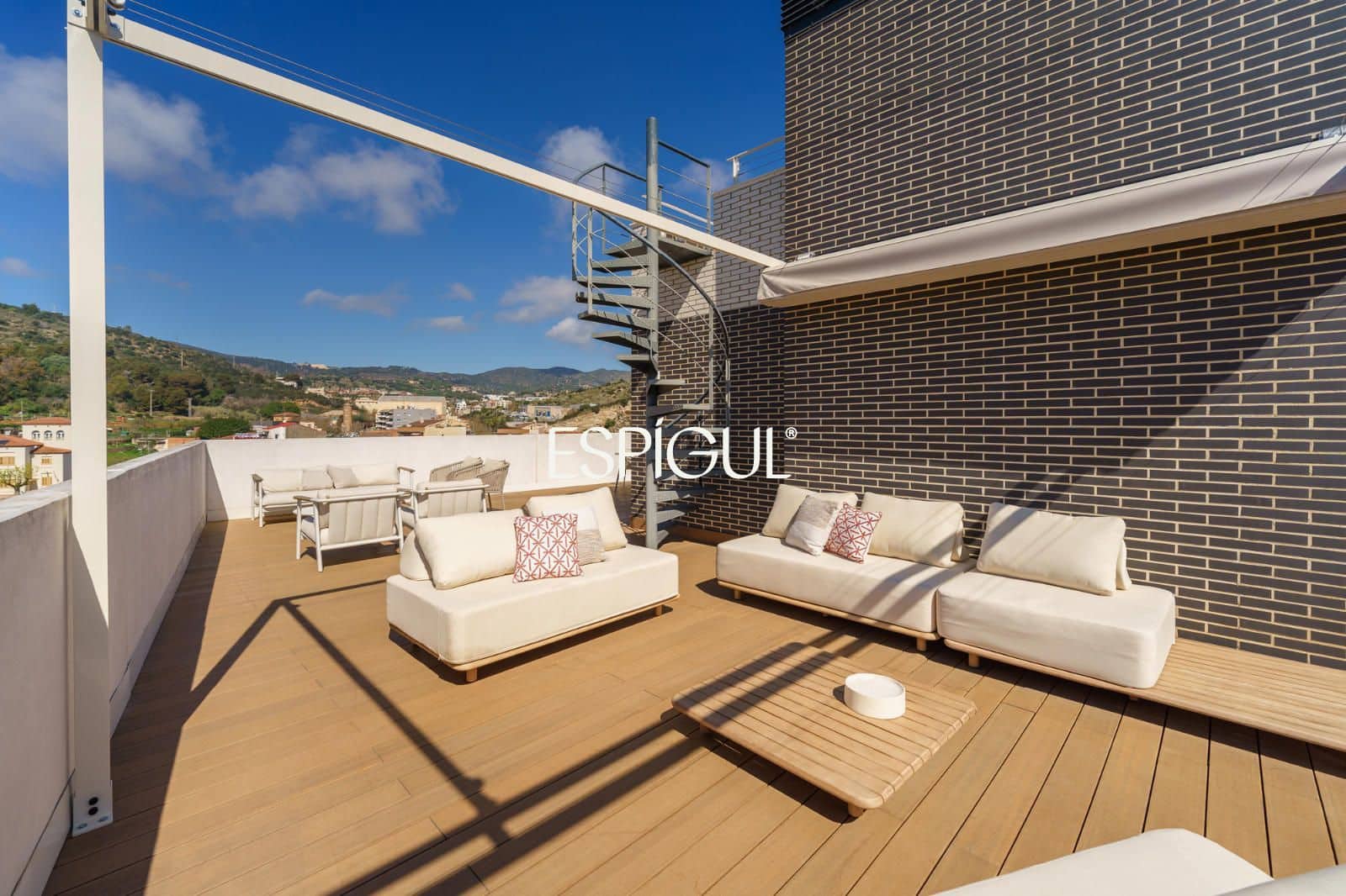 3 bedroom Penthouse for sale in Montgat with pool garage - € 980,000 (Ref: 10016040)