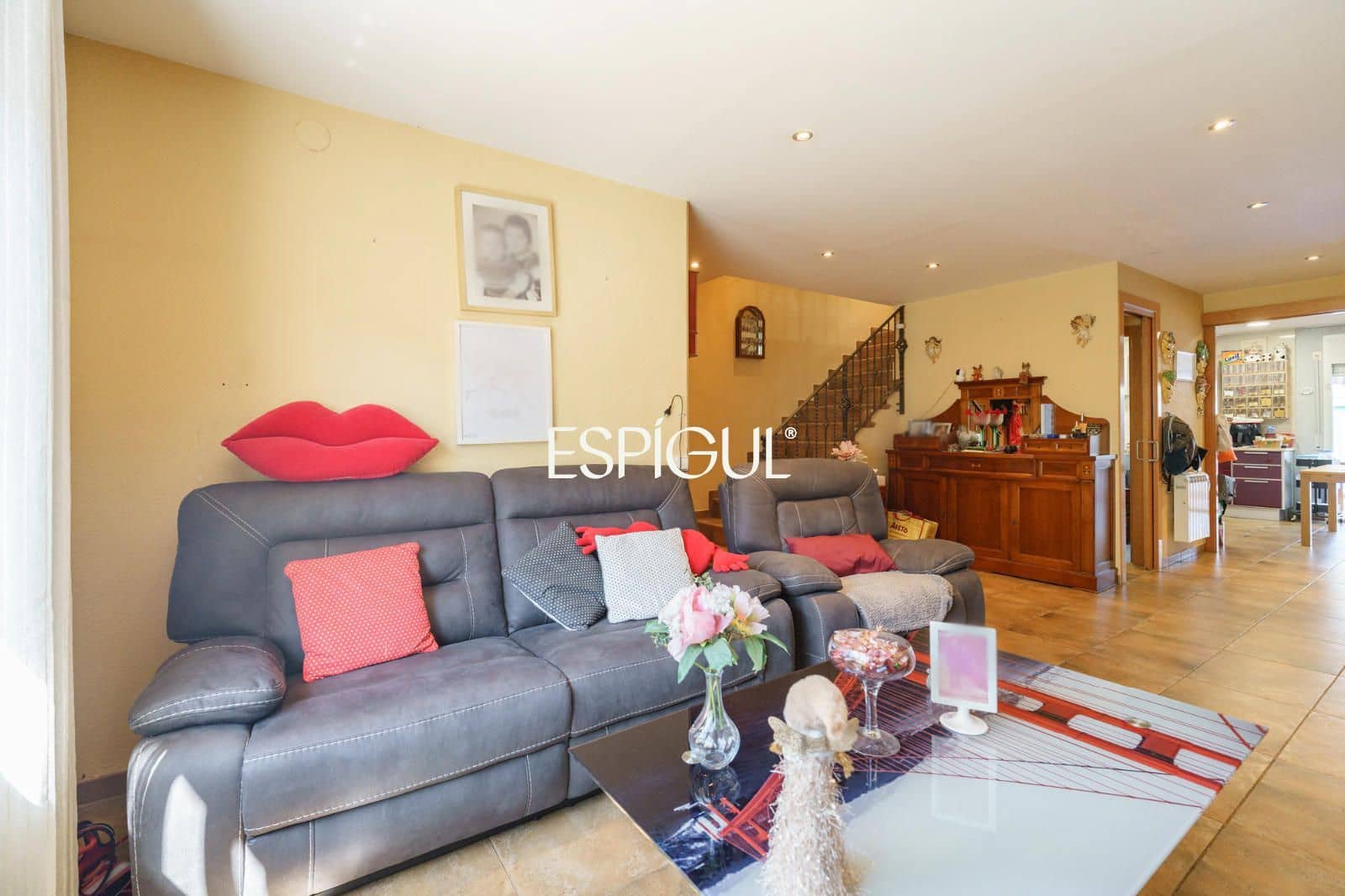 4 bedroom Townhouse for sale in Premia de Mar with pool garage - € 620,000 (Ref: 10016041)