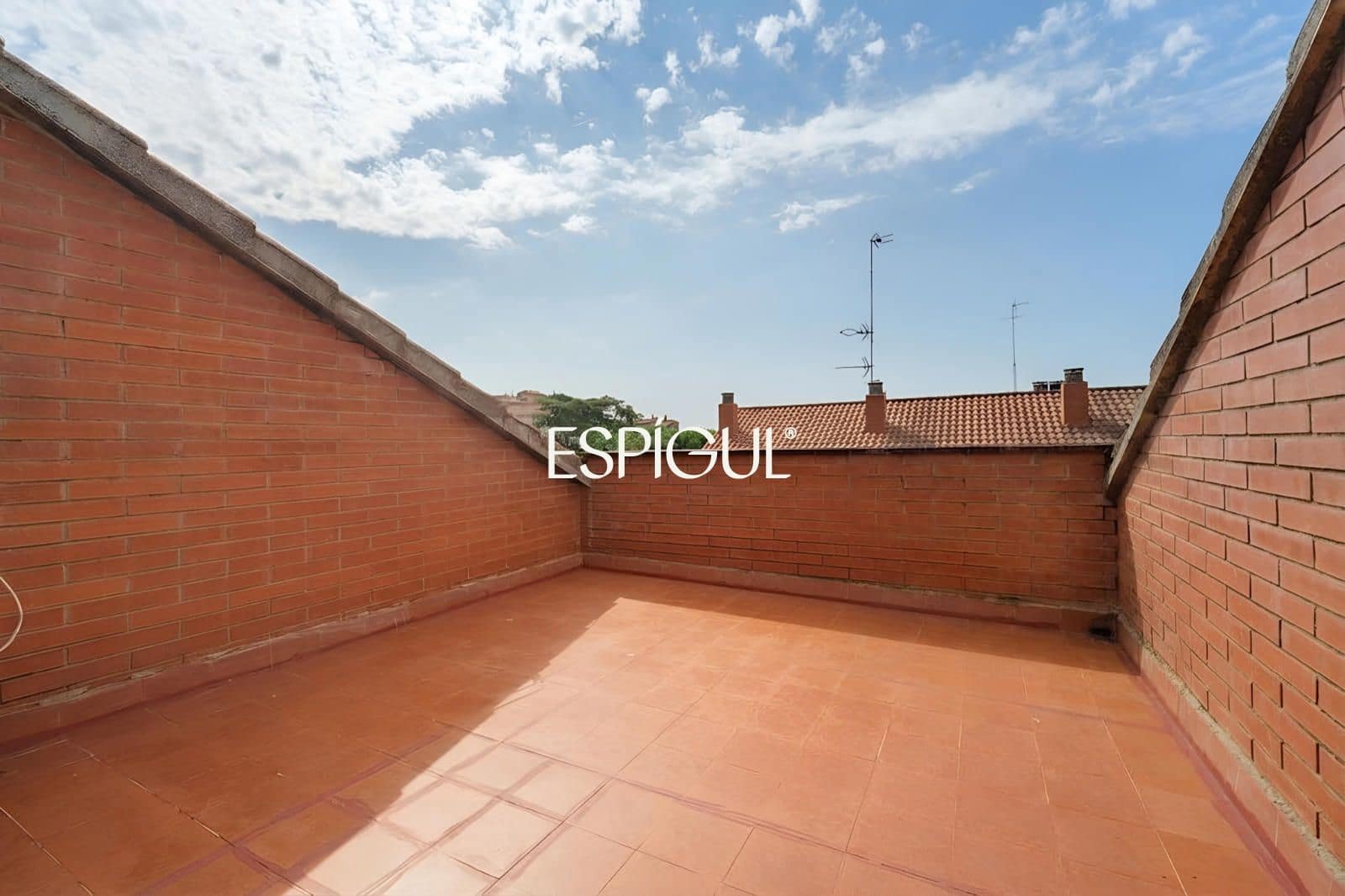 4 bedroom Townhouse for sale in Premia de Mar with pool garage - € 620,000 (Ref: 10016041)