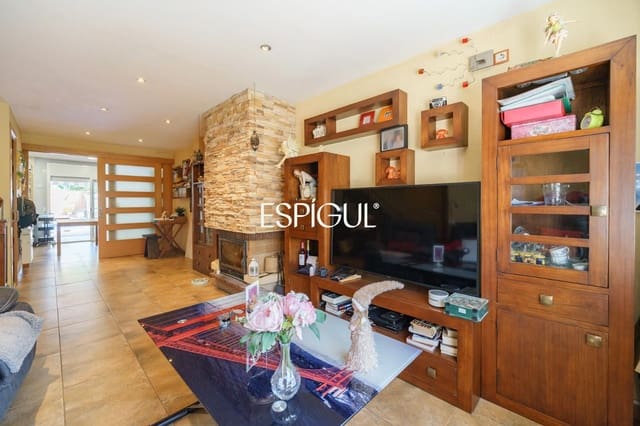 4 bedroom Townhouse for sale in Premià de Mar - € 620,000 (Ref: 10016041)