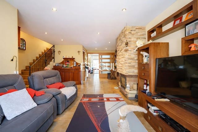 4 bedroom Townhouse for sale in Premià de Mar - € 620,000 (Ref: 10016041)