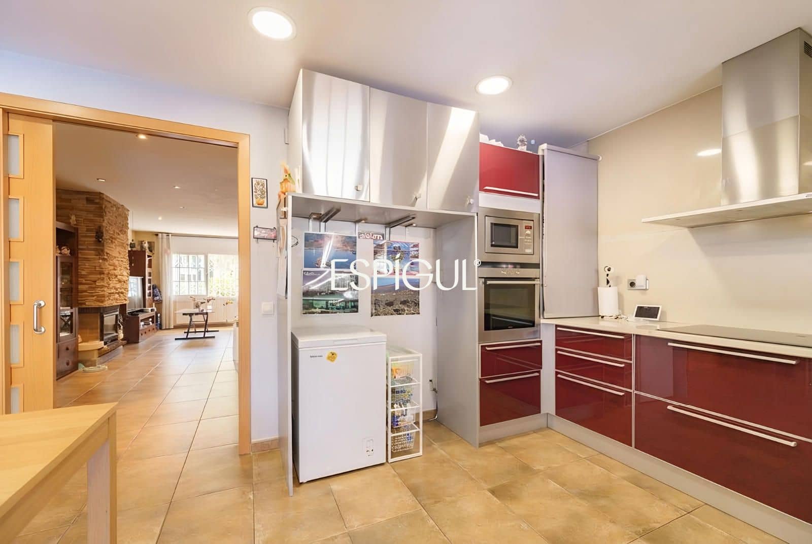4 bedroom Townhouse for sale in Premia de Mar with pool garage - € 620,000 (Ref: 10016041)