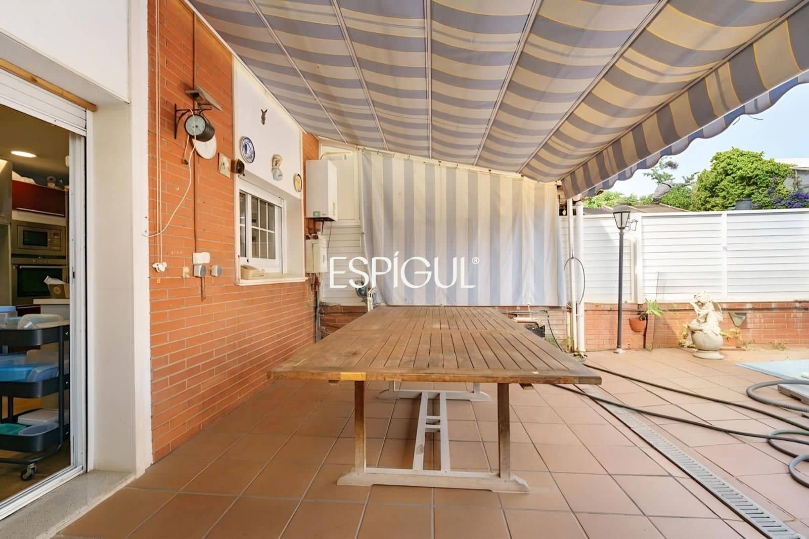 4 bedroom Townhouse for sale in Premia de Mar with pool garage - € 620,000 (Ref: 10016041)