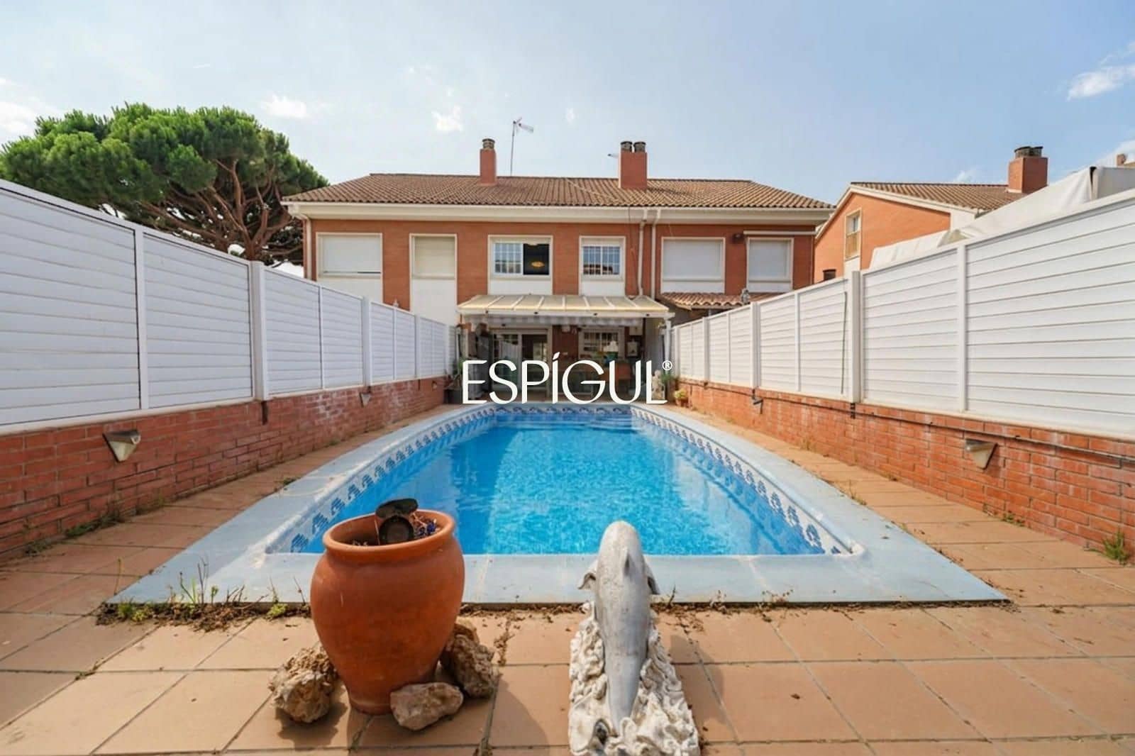 4 bedroom Townhouse for sale in Premia de Mar with pool garage - € 620,000 (Ref: 10016041)