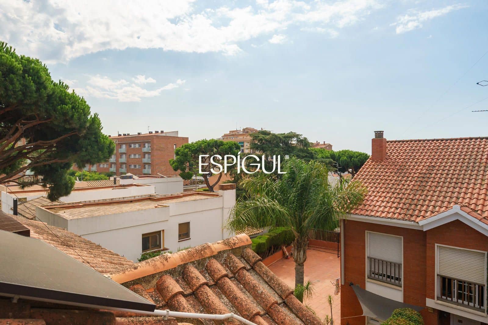 4 bedroom Townhouse for sale in Premia de Mar with pool garage - € 620,000 (Ref: 10016041)