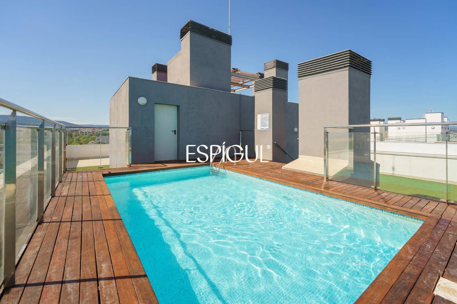 Piso de 3 habitaciones en Mataró en venta con piscina garaje - 569.000 € (Ref: 10016043)
