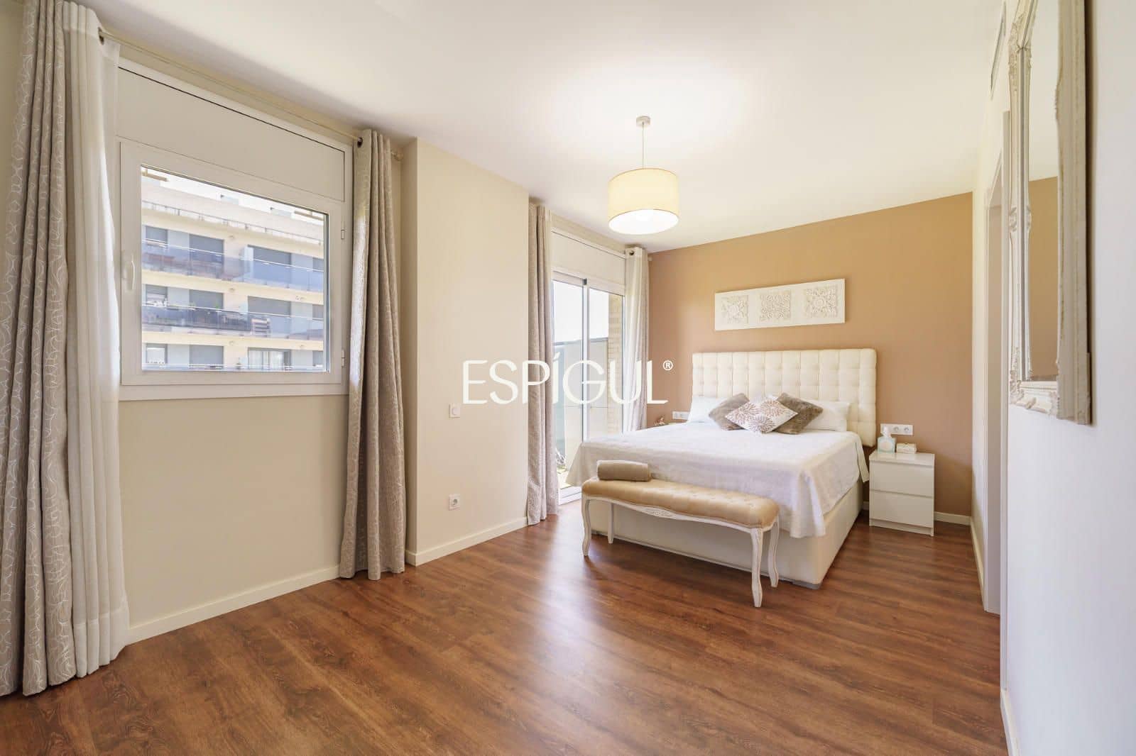 Piso de 3 habitaciones en Mataró en venta con piscina garaje - 569.000 € (Ref: 10016043)