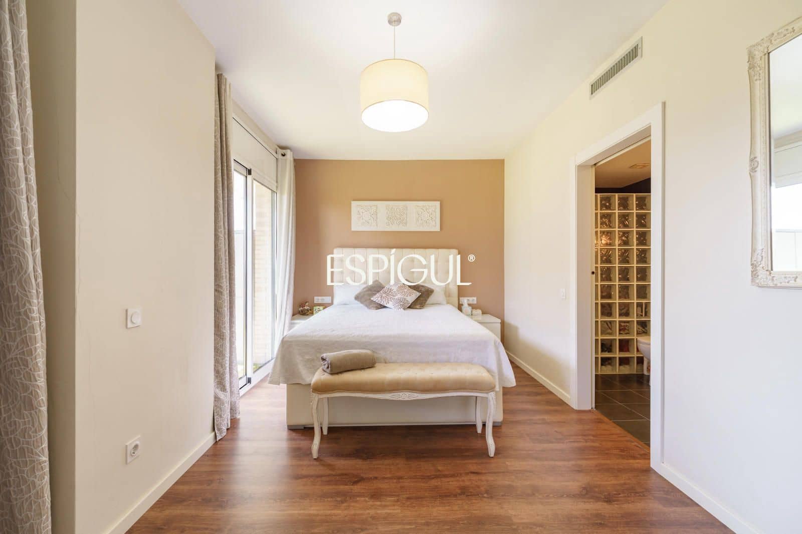 Piso de 3 habitaciones en Mataró en venta con piscina garaje - 569.000 € (Ref: 10016043)