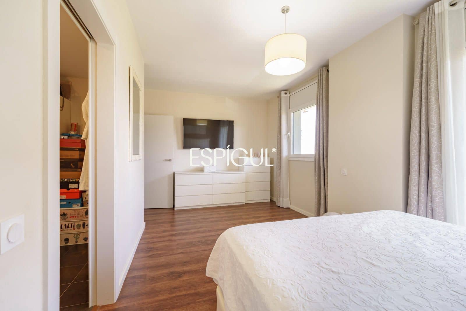 Piso de 3 habitaciones en Mataró en venta con piscina garaje - 569.000 € (Ref: 10016043)