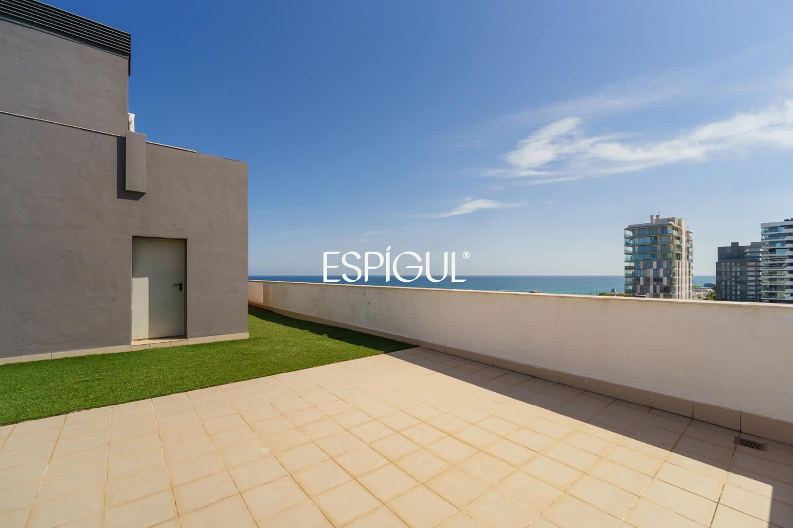 Piso de 3 habitaciones en Mataró en venta con piscina garaje - 569.000 € (Ref: 10016043)