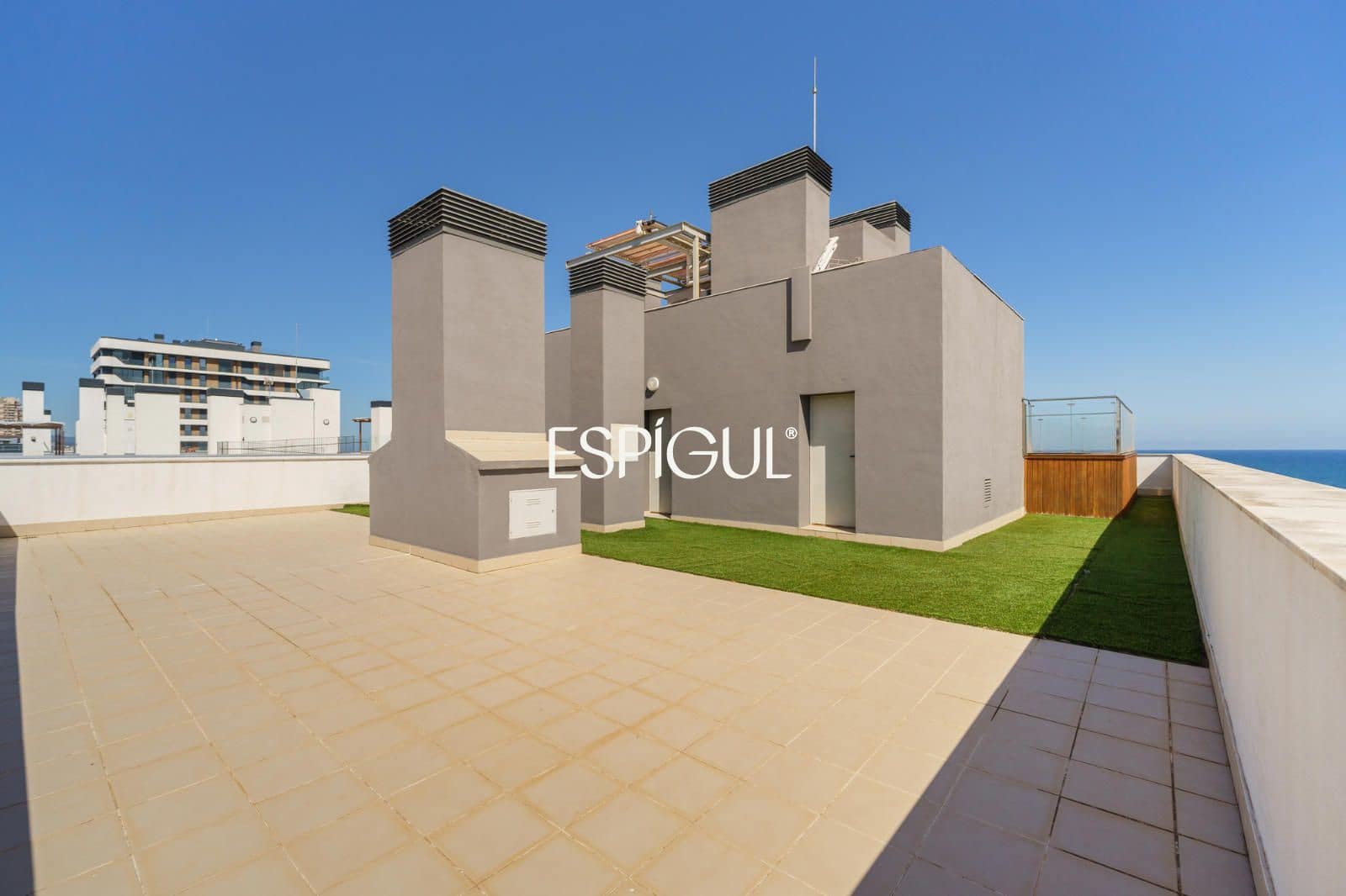Piso de 3 habitaciones en Mataró en venta con piscina garaje - 569.000 € (Ref: 10016043)