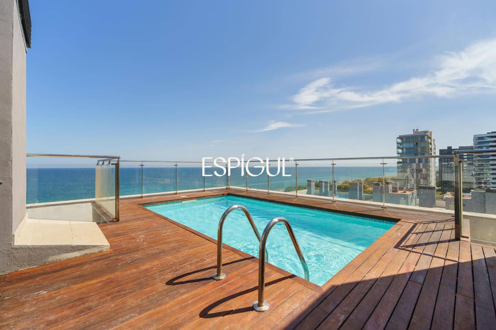 Piso de 3 habitaciones en Mataró en venta con piscina garaje - 569.000 € (Ref: 10016043)