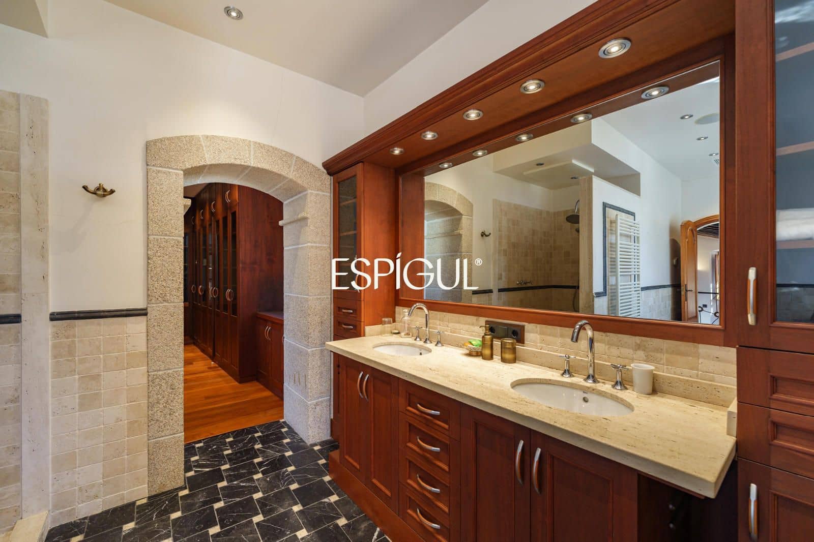 6 soverom Villa til salgs i Cabrera de Mar med svømmebasseng garasje - € 7 100 000 (Ref: 10016045)