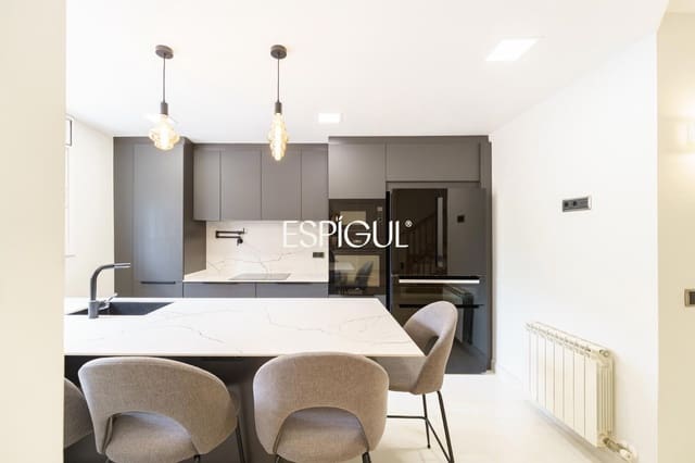 Casa de 4 habitaciones en Vilassar de Mar en venta con garaje - 778.000 € (Ref: 10016048)