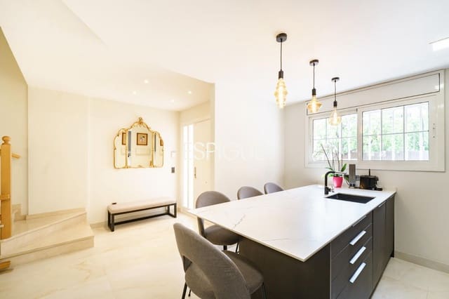Casa de 4 habitaciones en Vilassar de Mar en venta con garaje - 778.000 € (Ref: 10016048)