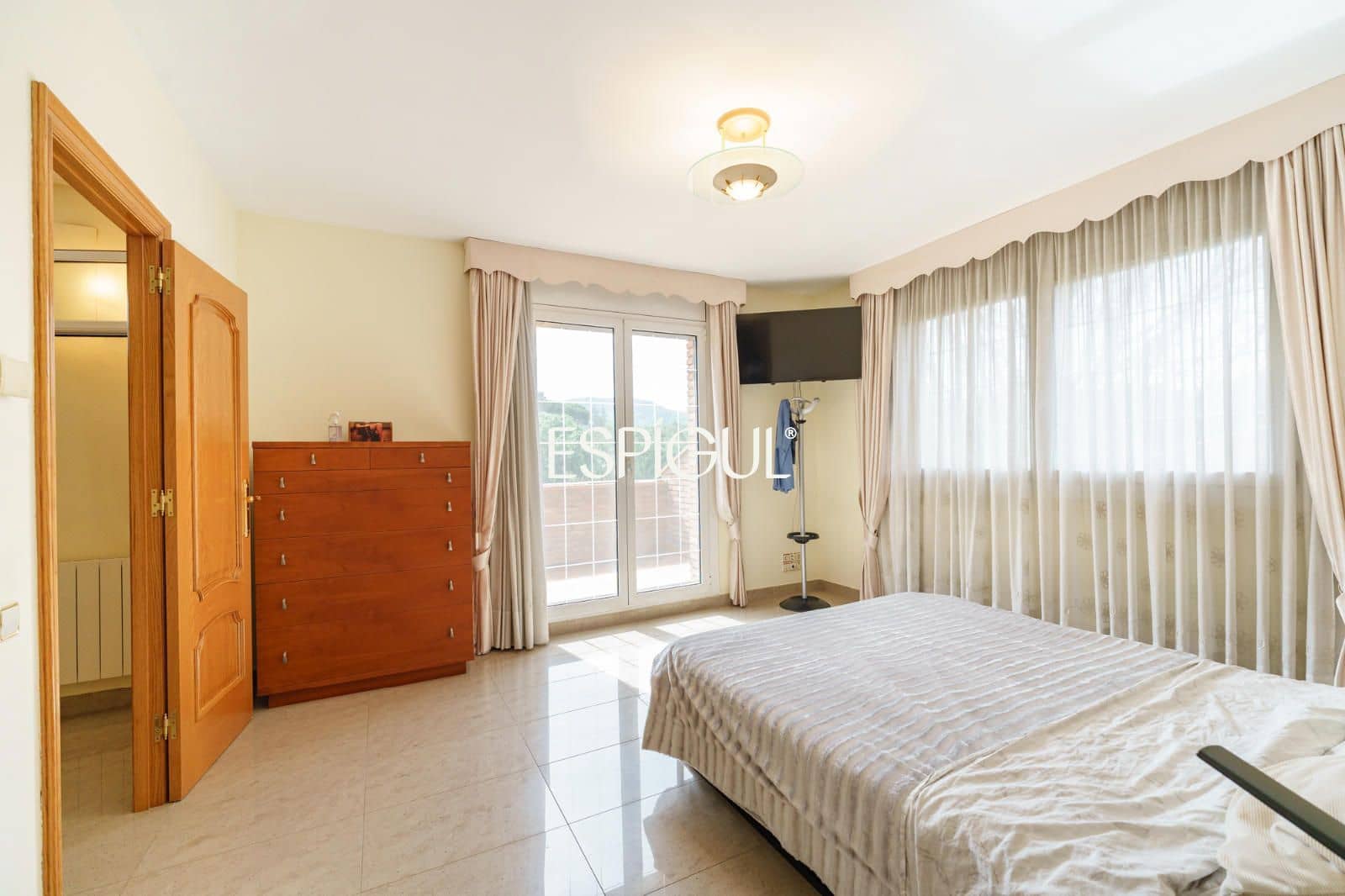 Chalet de 6 habitaciones en Vallromanes en venta con piscina garaje - 875.000 € (Ref: 10016049)