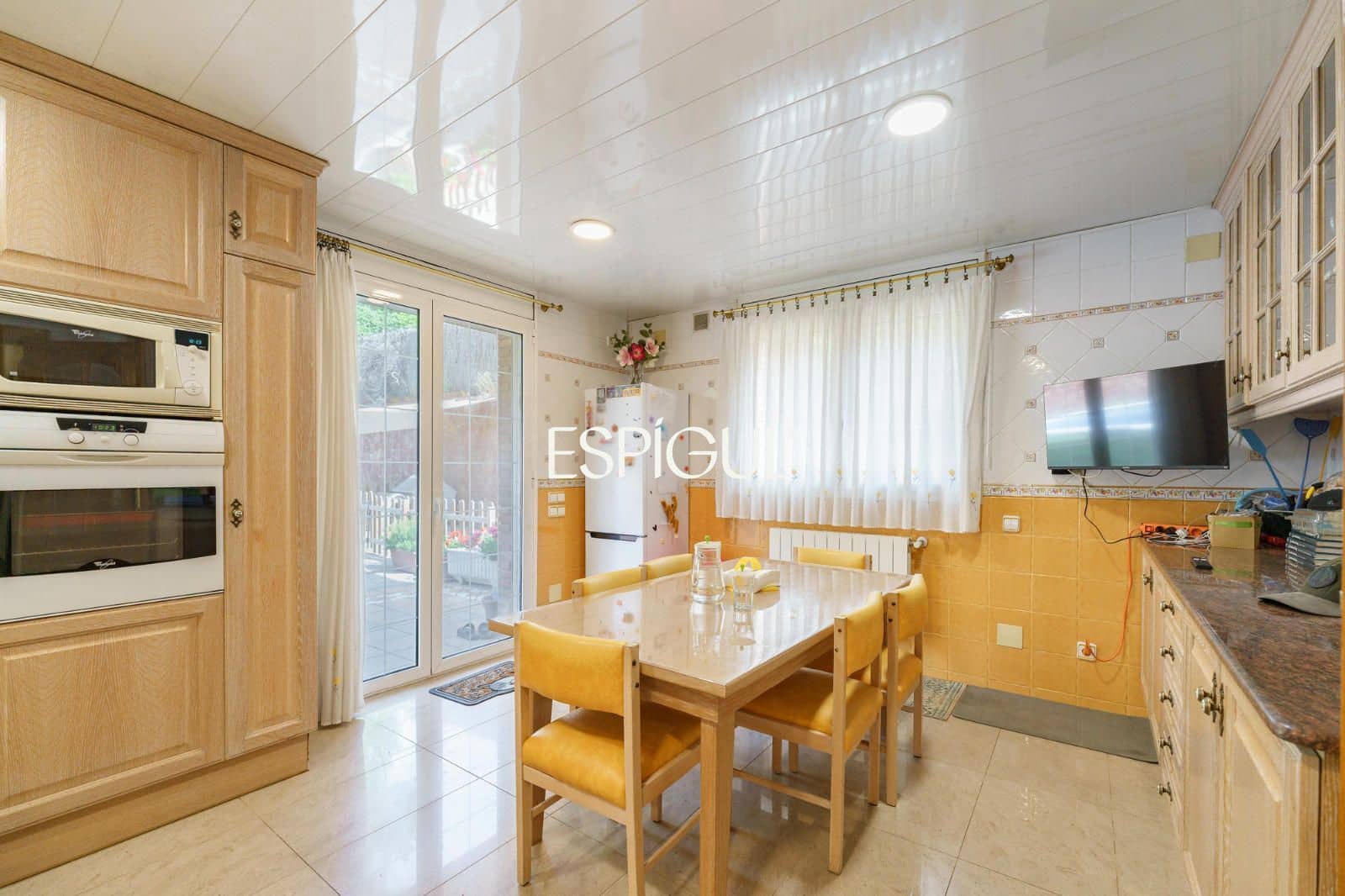 Chalet de 6 habitaciones en Vallromanes en venta con piscina garaje - 875.000 € (Ref: 10016049)