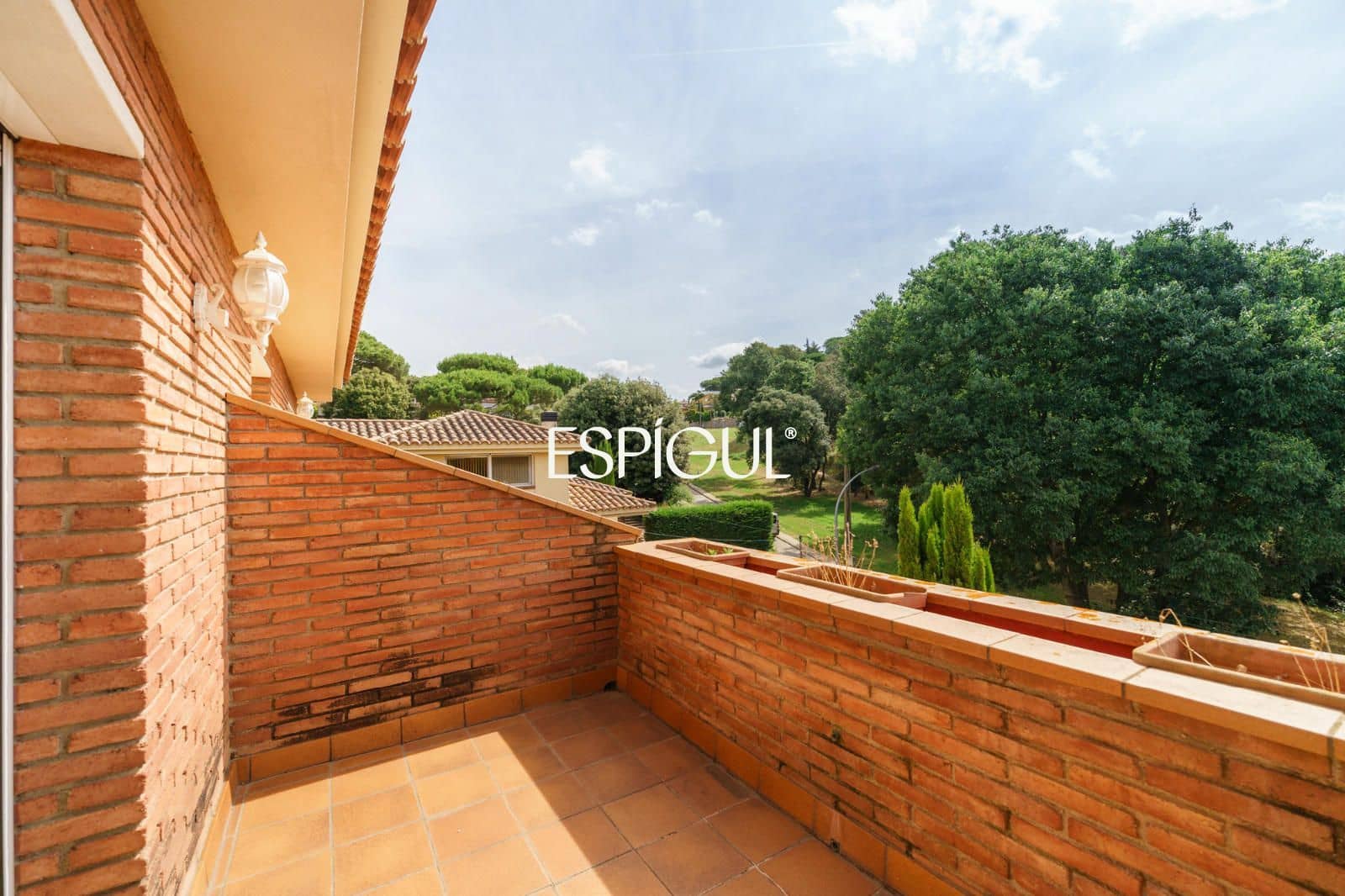 Chalet de 6 habitaciones en Vallromanes en venta con piscina garaje - 875.000 € (Ref: 10016049)