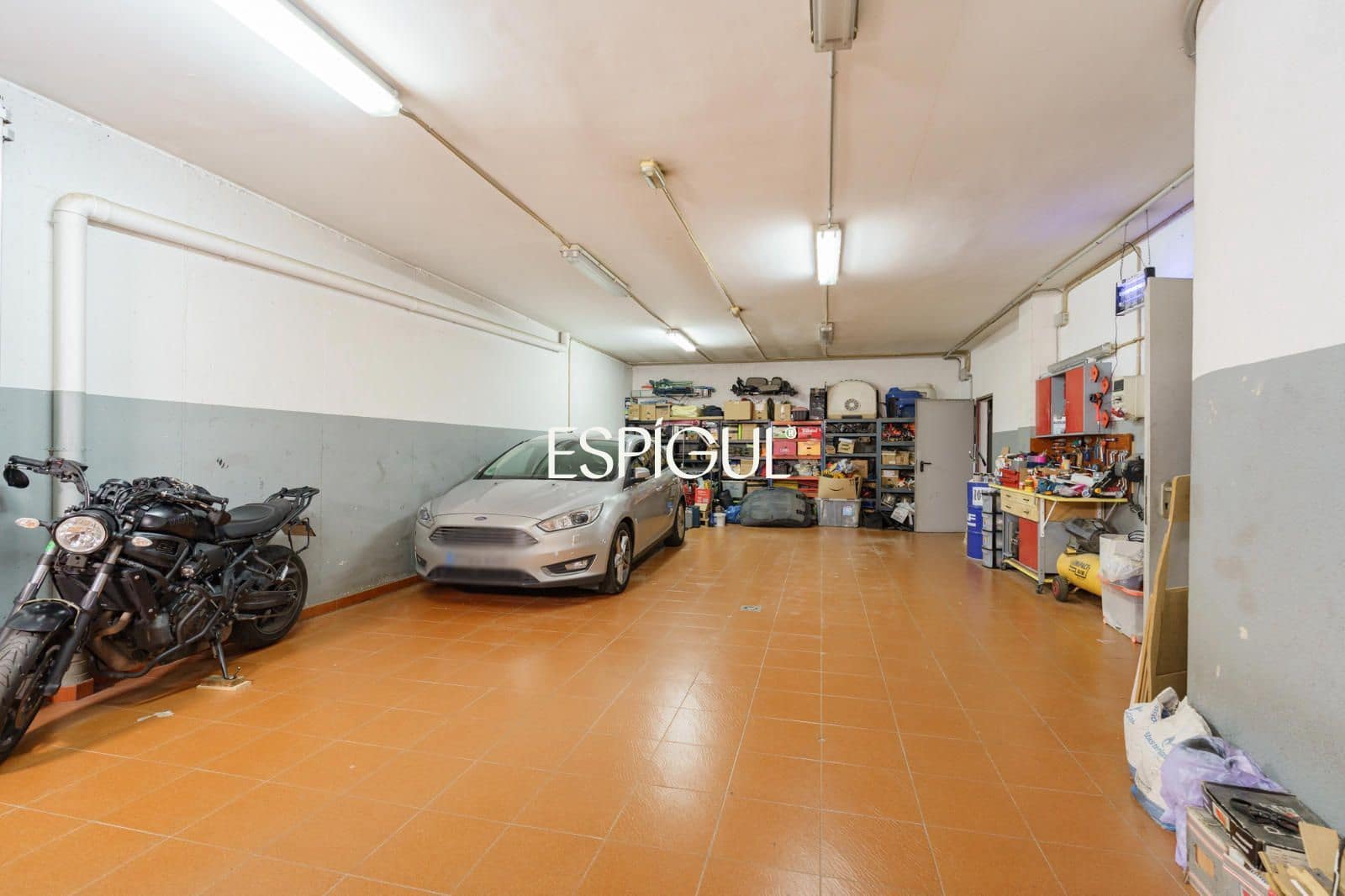 Chalet de 6 habitaciones en Vallromanes en venta con piscina garaje - 875.000 € (Ref: 10016049)