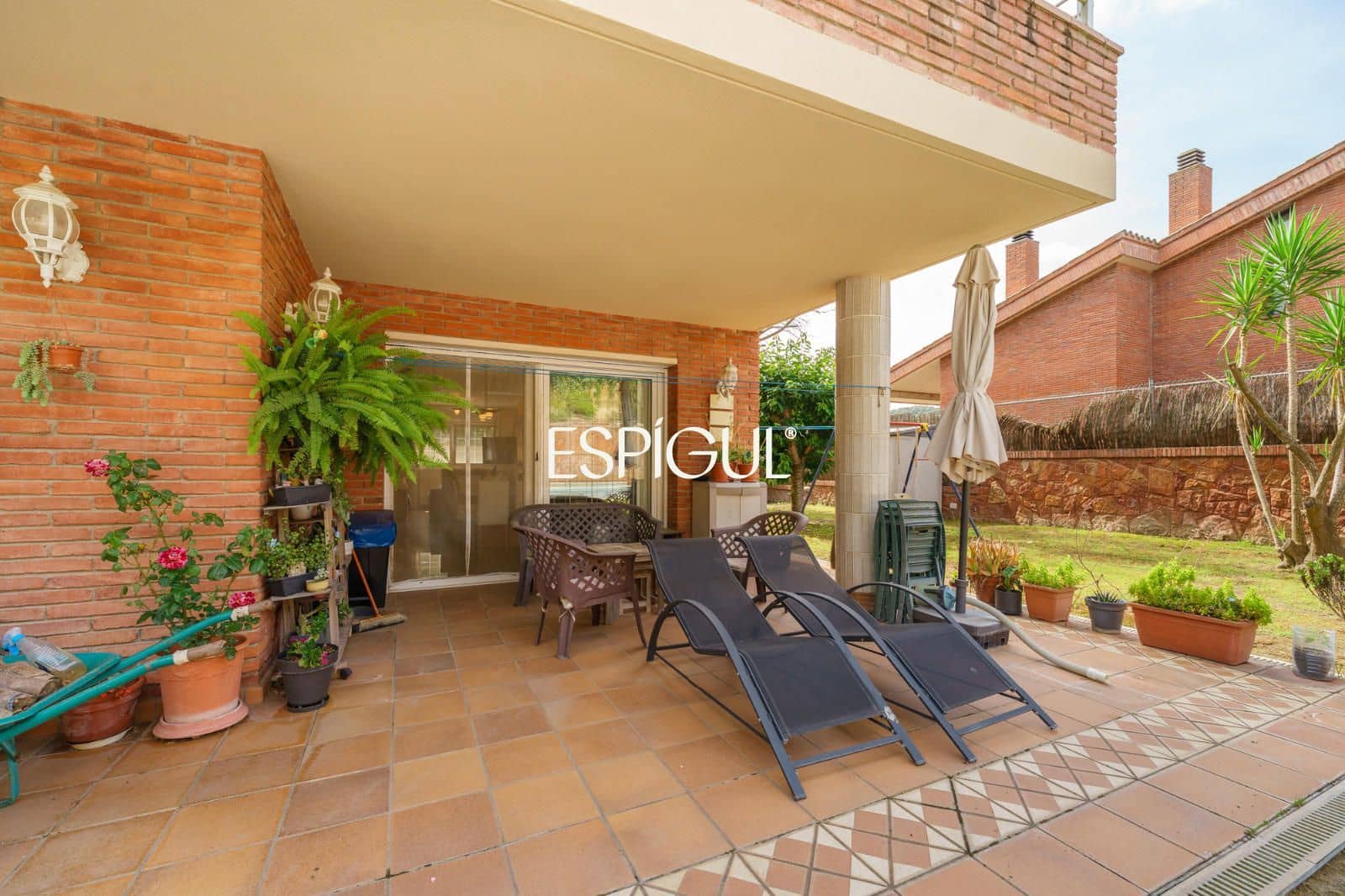 Chalet de 6 habitaciones en Vallromanes en venta con piscina garaje - 875.000 € (Ref: 10016049)