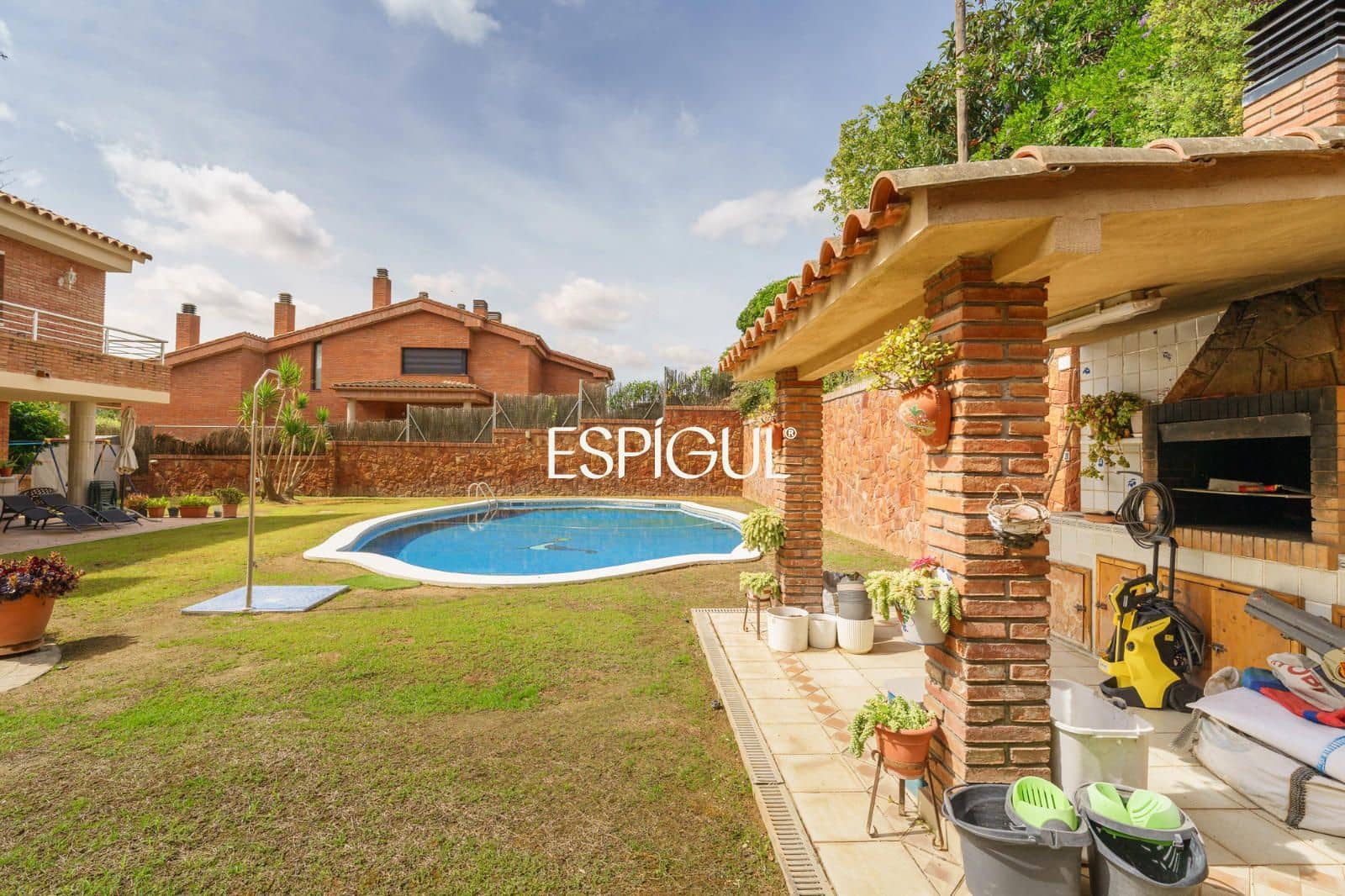Chalet de 6 habitaciones en Vallromanes en venta con piscina garaje - 875.000 € (Ref: 10016049)