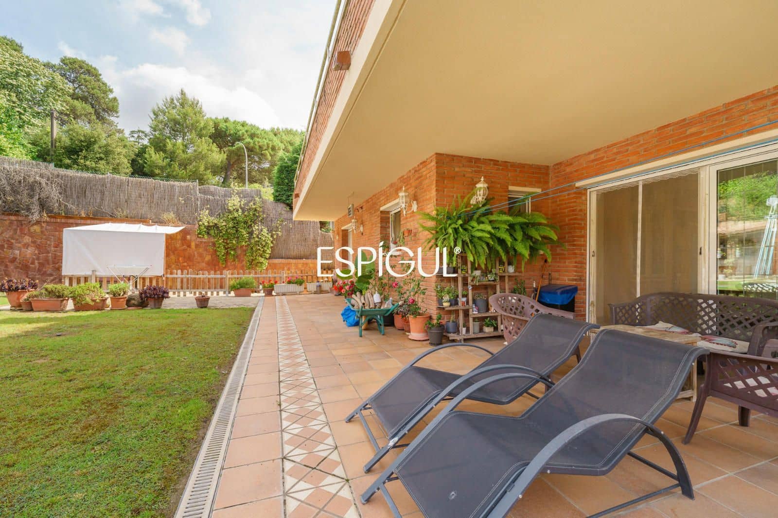 Chalet de 6 habitaciones en Vallromanes en venta con piscina garaje - 875.000 € (Ref: 10016049)