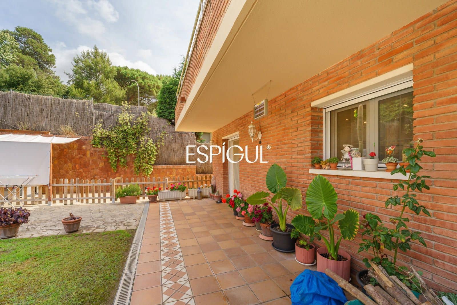 Chalet de 6 habitaciones en Vallromanes en venta con piscina garaje - 875.000 € (Ref: 10016049)