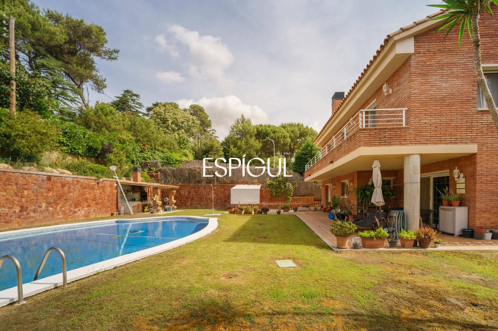 Chalet de 6 habitaciones en Vallromanes en venta con piscina garaje - 875.000 € (Ref: 10016049)