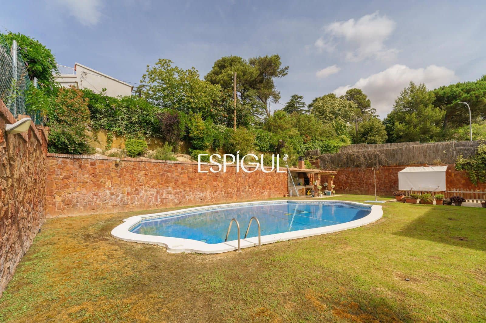 Chalet de 6 habitaciones en Vallromanes en venta con piscina garaje - 875.000 € (Ref: 10016049)